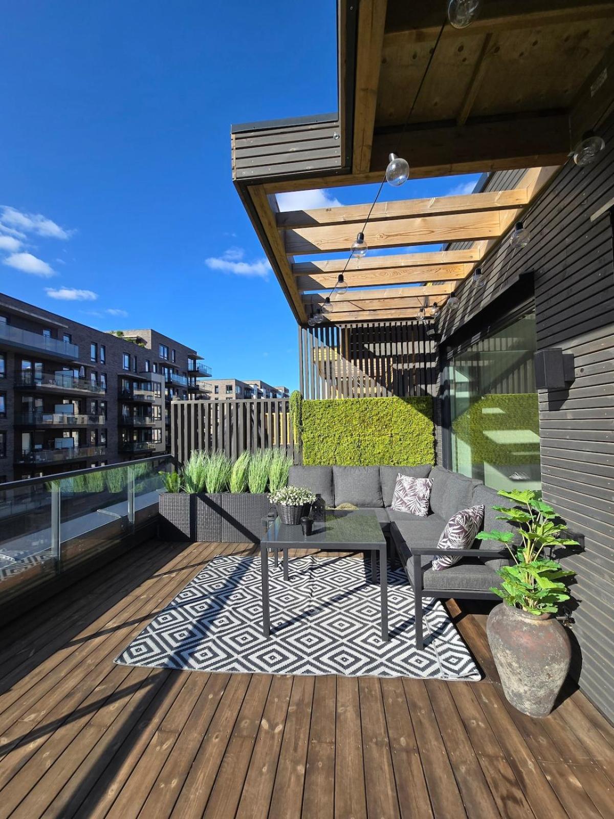 Exclusive Townhouse With Private Rooftop Feriehus